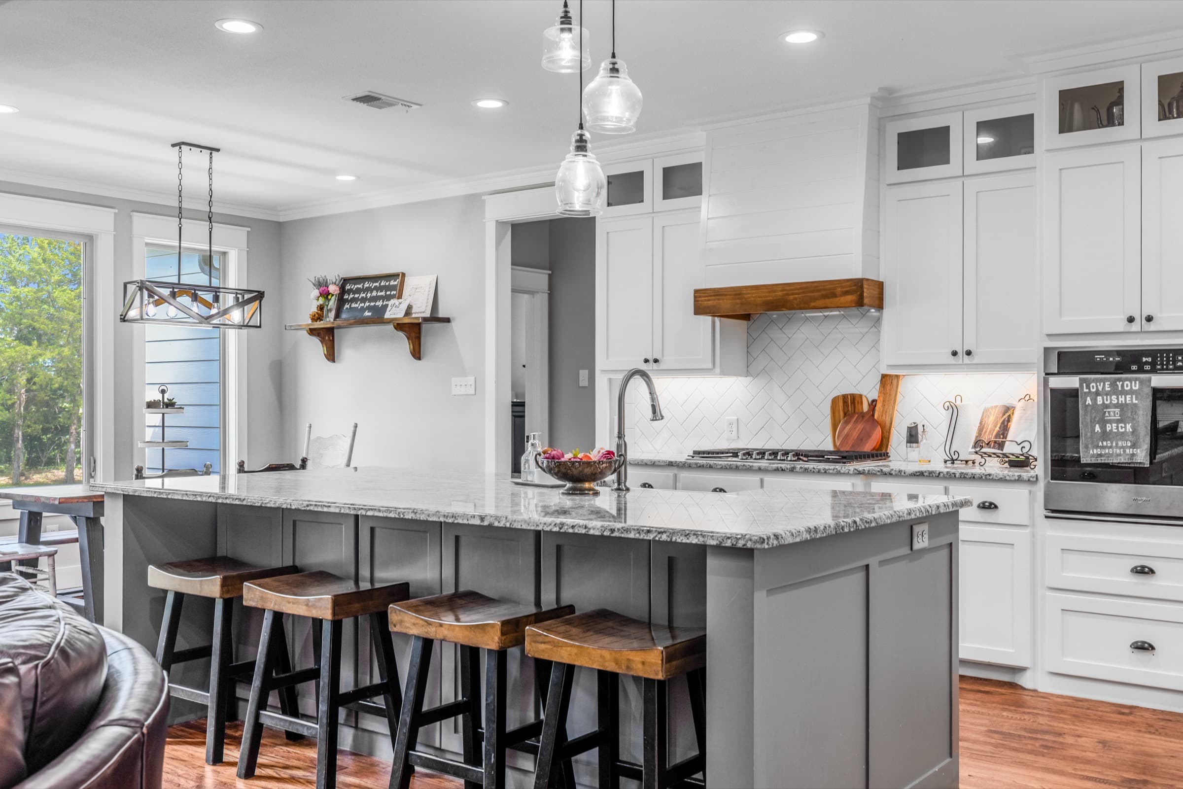 Modern farmhouse kitchen